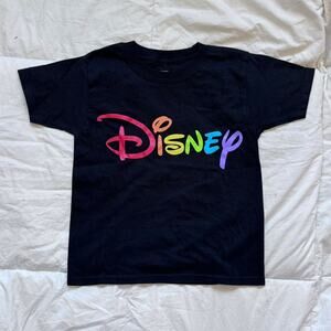 Rainbow disney logo t shirt youth S 6/7 short sleeve casual baby tee